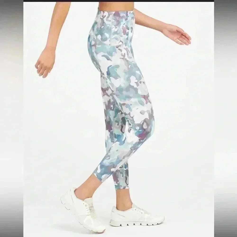 Spanx Booty Boost Active Print 7/8 Purple/Blue Capri Leggings Size S - Picture 3 of 10